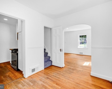 9314 Wire Avenue - Photo Thumbnail 13
