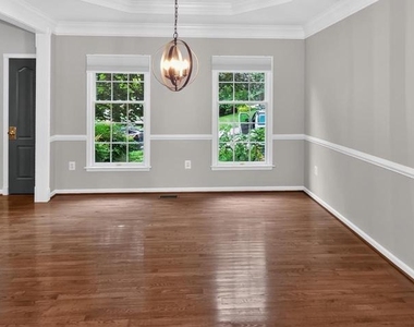 6933 Sandy Creek Court - Photo Thumbnail 12