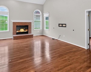 6933 Sandy Creek Court - Photo Thumbnail 21