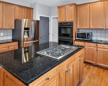 6933 Sandy Creek Court - Photo Thumbnail 30