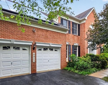 6933 Sandy Creek Court - Photo Thumbnail 1