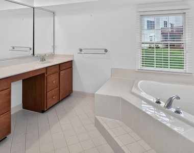 6933 Sandy Creek Court - Photo Thumbnail 46