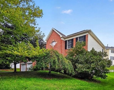 6933 Sandy Creek Court - Photo Thumbnail 3