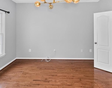 6933 Sandy Creek Court - Photo Thumbnail 16