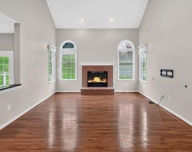 6933 Sandy Creek Court - Photo Thumbnail 19