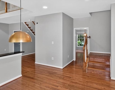6933 Sandy Creek Court - Photo Thumbnail 25