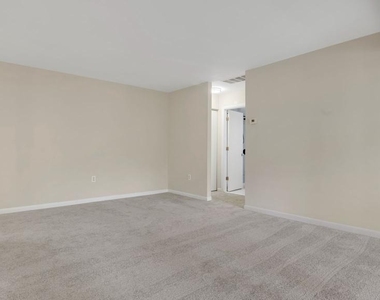 9653 Whiteacre Road - Photo Thumbnail 10