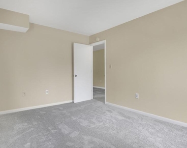 9653 Whiteacre Road - Photo Thumbnail 14