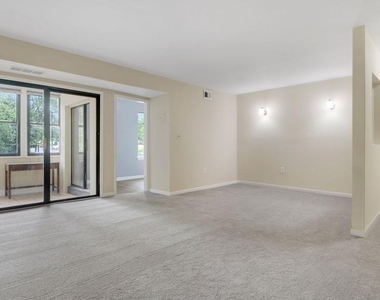 9653 Whiteacre Road - Photo Thumbnail 3