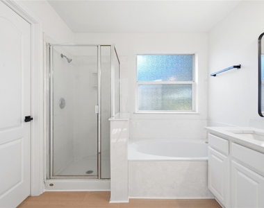 744 Bent Wood Pl - Photo Thumbnail 16