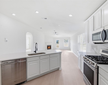 744 Bent Wood Pl - Photo Thumbnail 5