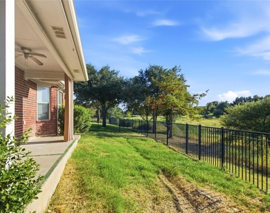 744 Bent Wood Pl - Photo Thumbnail 18