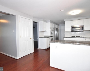 8673 Cooperhawk Court - Photo Thumbnail 7