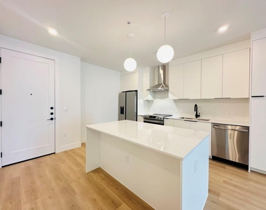 1701 Simond Ave Ne - Photo Thumbnail 10