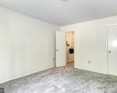 5366 Smooth Meadow Way - Photo Thumbnail 16