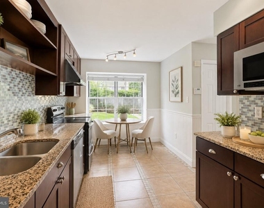 8579 Harvest View Court - Photo Thumbnail 3