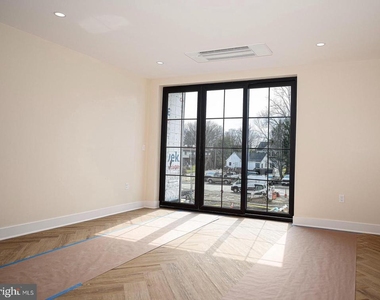 128 N Bond Street - Photo Thumbnail 8