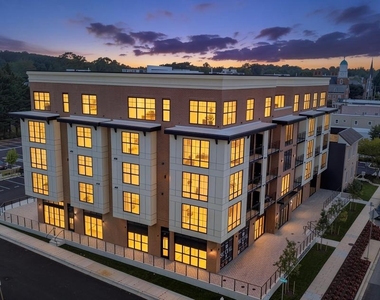 128 N Bond Street - Photo Thumbnail 41