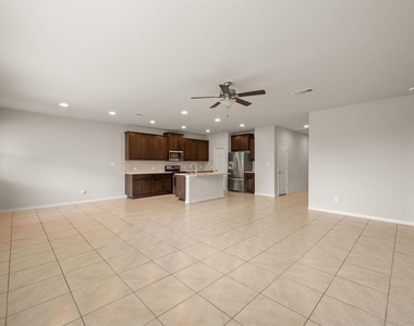6605 Verona Pl - Photo Thumbnail 7