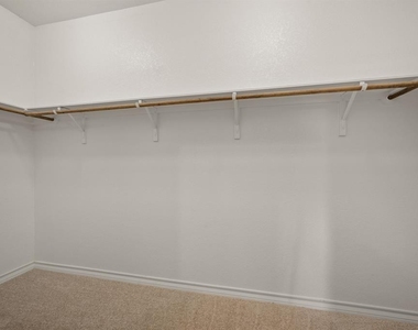 6605 Verona Pl - Photo Thumbnail 17