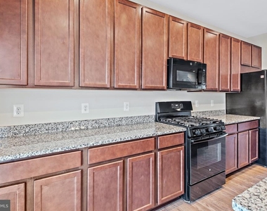 1549 Wilmer Park Lane - Photo Thumbnail 14