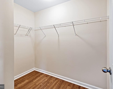 1549 Wilmer Park Lane - Photo Thumbnail 30
