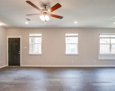 601 Dusky Sap Ln - Photo Thumbnail 7