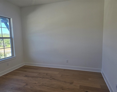 8512 Red Bottle Brush Rd - Photo Thumbnail 1