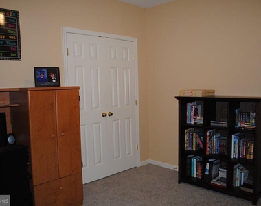 170 Coventry Court - Photo Thumbnail 21