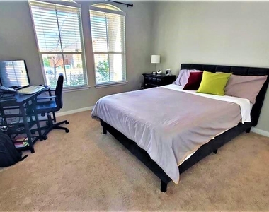 16425 Pienza Dr - Photo Thumbnail 8