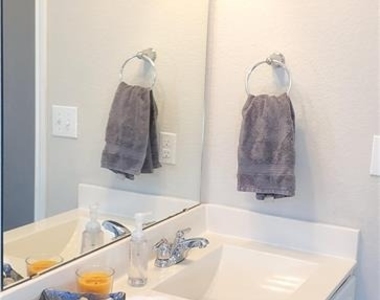 16425 Pienza Dr - Photo Thumbnail 5