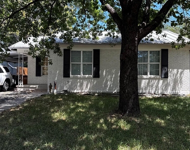 1304 W St Johns Ave - Photo Thumbnail 2