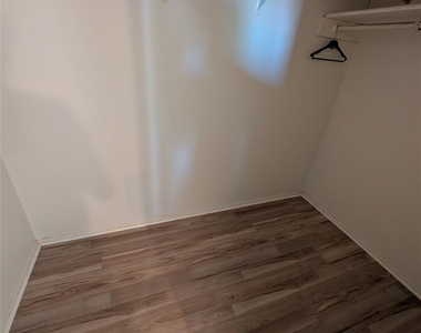 1201 Doreen Ct - Photo Thumbnail 9