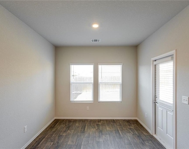 15201 Siberian Elm Ln - Photo Thumbnail 11