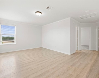 300 Wilhem Way - Photo Thumbnail 10