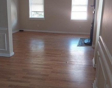 1813 Pratt Street - Photo Thumbnail 4