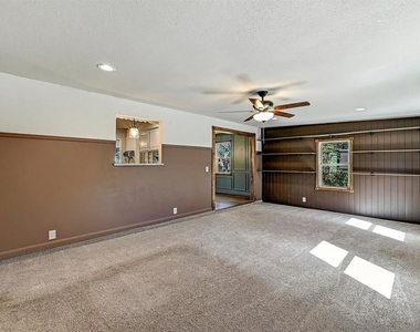 551 N Grange St - Photo Thumbnail 17