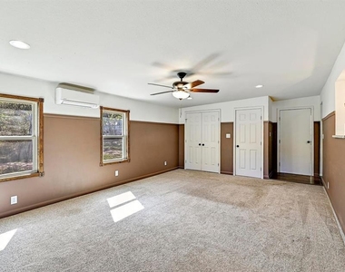 551 N Grange St - Photo Thumbnail 15