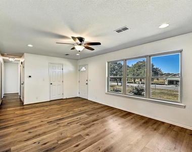 551 N Grange St - Photo Thumbnail 12