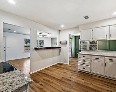 551 N Grange St - Photo Thumbnail 11