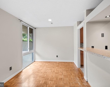 2302 Wineberry Terrace - Photo Thumbnail 6