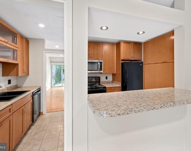 2302 Wineberry Terrace - Photo Thumbnail 9