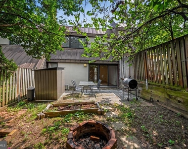 2302 Wineberry Terrace - Photo Thumbnail 34