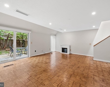 2302 Wineberry Terrace - Photo Thumbnail 17
