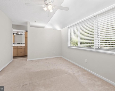 2302 Wineberry Terrace - Photo Thumbnail 28