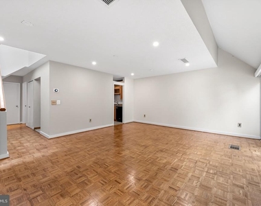 2302 Wineberry Terrace - Photo Thumbnail 19