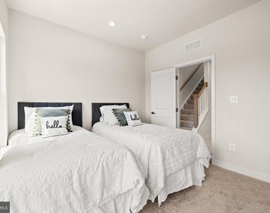 828 Watts Street - Photo Thumbnail 36