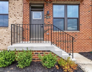 828 Watts Street - Photo Thumbnail 3