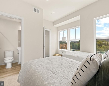 828 Watts Street - Photo Thumbnail 35