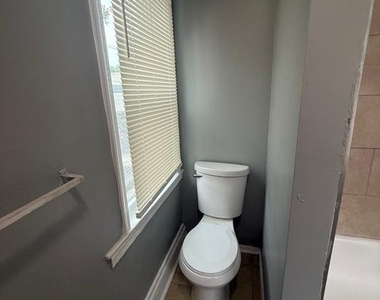 323 Collins Avenue - Photo Thumbnail 15